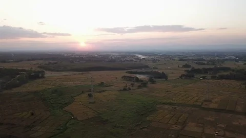 Colorful dramatic sky with cloud at sunset in the mountains Video stock 120100647