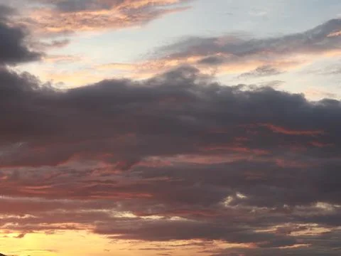 Colorful Dramatic Sky with Clouds at Sunset Stock-Fotos