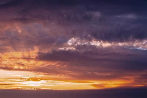 Colorful Dramatic Sky During Sunset. Cloudscape Background With Clouds At Foto stock