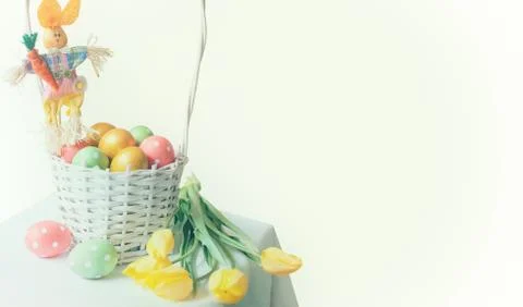 Colorful Easter eggs in basket Foto stock
