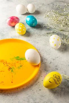 Colorful easter eggs on a gray background Foto stock