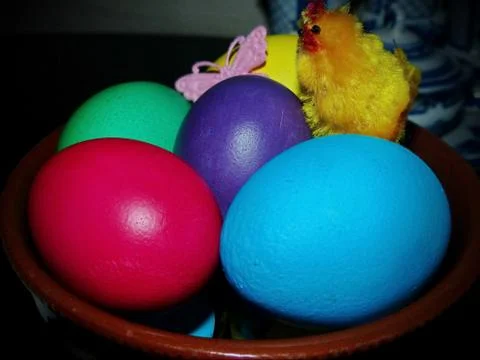 Colorful Easter eggs - part of the passover meal. Happy Day Bright Easter! Foto stock