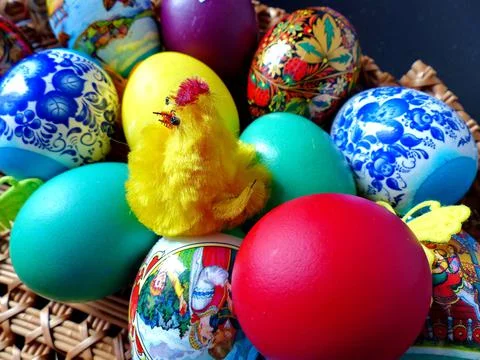 Colorful Easter eggs - part of the passover meal. Happy Day Bright Easter! Foto stock