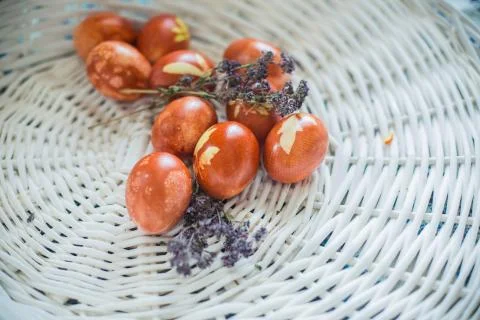 Colorful Easter eggs on rustic background 库存照片