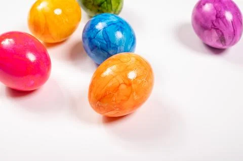 Colorful Easter eggs on table for celebration of catholic Easter in april, .. Foto stock