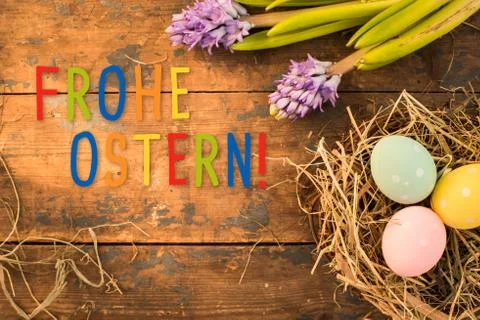 Colorful easter text slogan in german with a themed background Foto stock