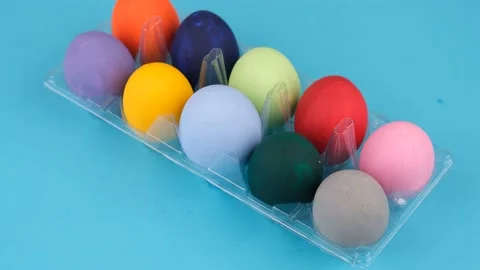 Colorful eggs rotate Video stock 238936234