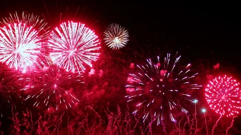 Colorful fireworks exploding in the night sky. Celebrations and events in bri Video stock 90512162