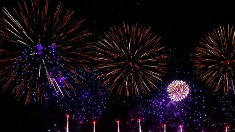 Colorful fireworks exploding in the night sky. Celebrations and events in bri Video stock 94870960
