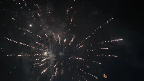 Colorful Fireworks Exploding in Night Sky Vídeo Stock 348179867
