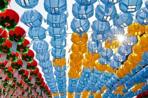 Colorful lanterns with sun rays Foto stock