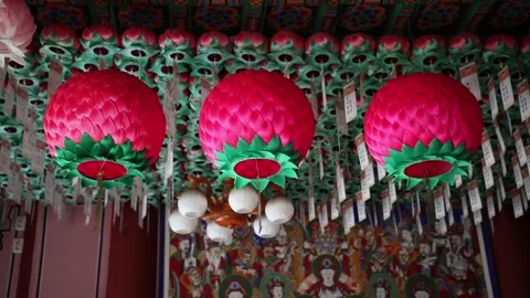 Colorful lanterns in the temple	 Video stock 310161163