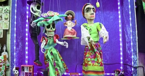 Colorful mexican dancing puppets. Stock Footage