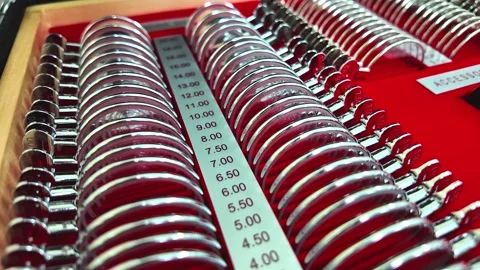 Colorful Optical Lenses Skillfully Designed for Precision Display and Vidéo 303374163