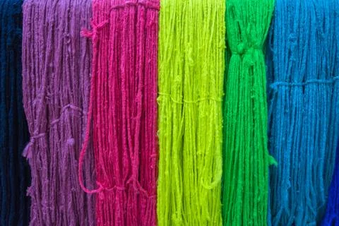 Colorful of Raw silk thread for background. Foto stock