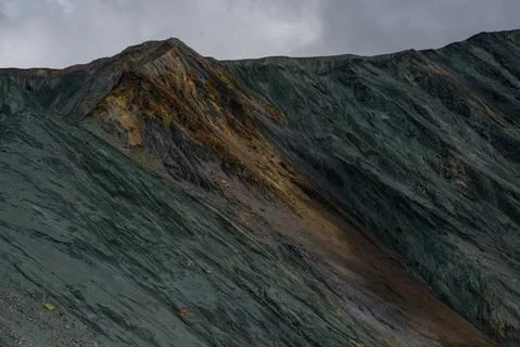 Colorful sharp rocks Stockfoto's