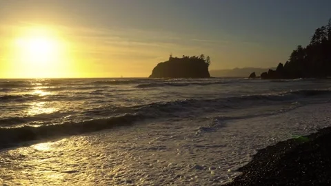 Colorful sunset at Ruby Beach in Olympic National Park, Washington state Stock Footage 284211976