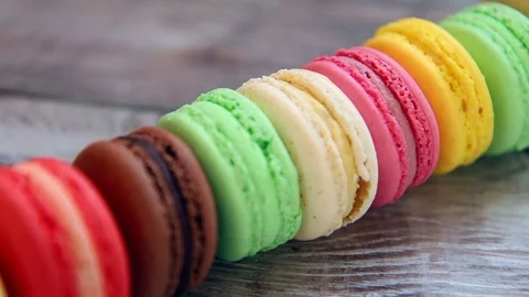Colorful sweet macaroons Vídeo Stock 71797531