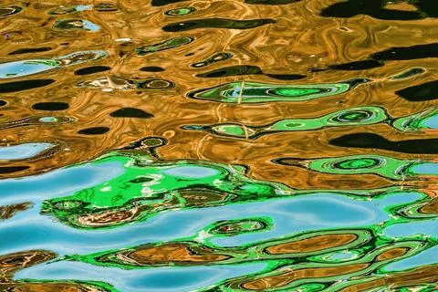 Colorful Water Reflection Abstract Patterns Ballard Locks Seattle Washiington Foto stock