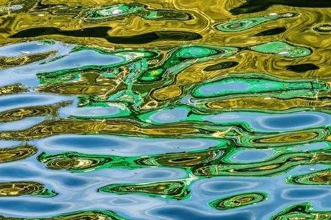Colorful Water Reflection Abstract Patterns Ballard Locks Seattle Washiington Foto stock