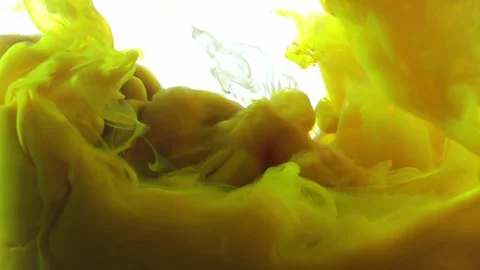 Colorful yellow abstract patterns flow and mix in water 스톡 동영상 320363975