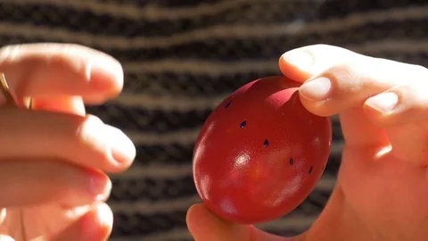 Coloring red Easter egg Video stock 83548129