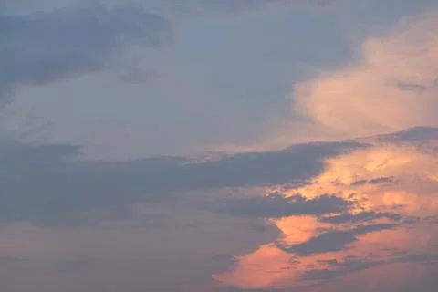 Colors and patterns of the clouds in the sky. Fotos Stock