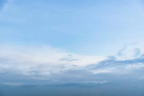 Colors and patterns of the clouds in the sky. Fotos Stock