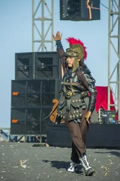 Colossal Javanese warrior dance performance during the Segoro Topeng Kaliwungu Foto stock