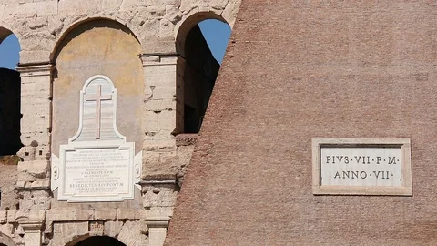 The Colosseum of Rome. Inner and outer walls. Stock Footage 94951610
