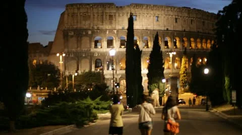Colosseum view at night Video stock 12568989