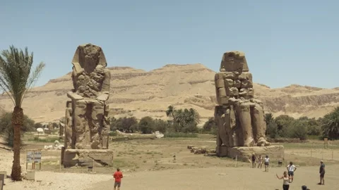 Colossi of Memnon wide angle shot 스톡 동영상 244738929