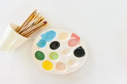 Colour Plate with Brushes Foto stock