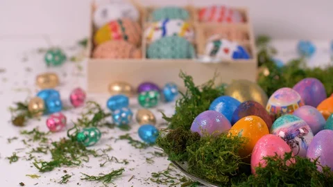 Colourful Easter Eggs Background Panning from Left to Right. Easter Vídeos de archivo 129072198