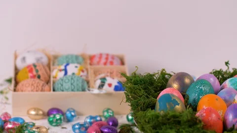 Colourful Eggs Spinning with Easter Eggs Background, Easter Vídeos de archivo 129065446