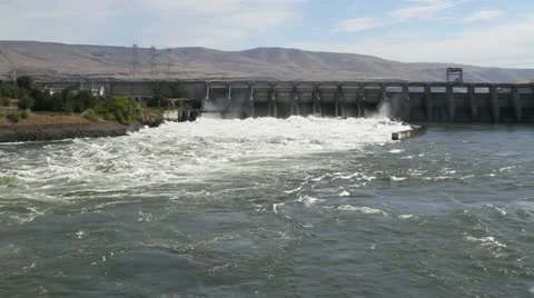 Columbia River roars through John Day dam Stock Footage 11316950