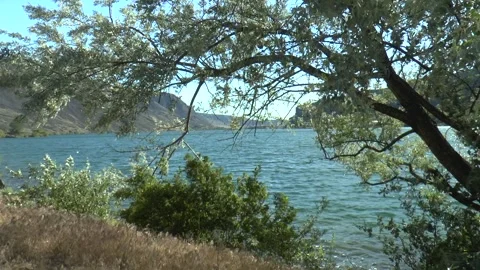 The Columbia River in Washington State Video stock 304060294