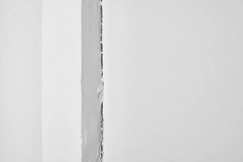 Column and wall crack caused by collapsed ground Stock Photos
