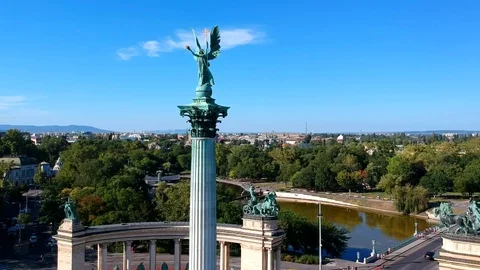 Column with Archangel Gabriel at Heroes Square in Budapest, Hungary Video stock 79354219
