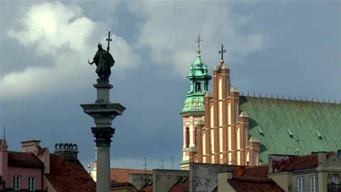 Column Zygmunt III Vasa in Old Town Warsaw. 스톡 동영상 146030366