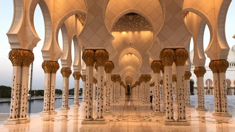 Columns Sheikh Zayed Mosque Stockbeeldmateriaal 125586761