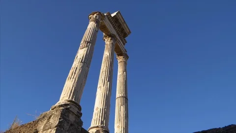 Columns at the Temple of Castor and Pollux at Roman Forum 스톡 동영상 88191232