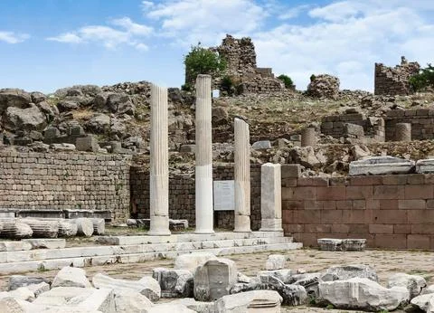 Columns in the Temple of Trajan, Pergamon, Turkey Foto stock