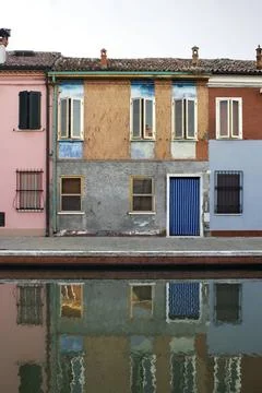  Comacchio Ein Haus an einem Kanal in Camacchio in der Emilia-Romagna in I... Fotos de archivo