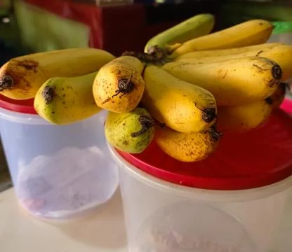 A comb of ripe bananas Stock Photos