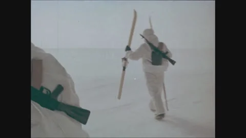 Combat duty in the Arctic Vídeos de archivo 197475971