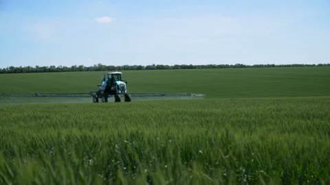 Combine fertilizer 1 Stock Footage 106682491