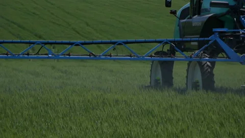 Combine fertilizer 16 Stock Footage 106682739