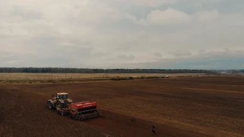 Combine in the field, Quadrocopter Video stock 111408471