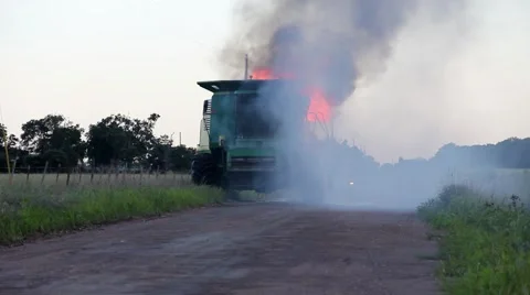 Combine Fire 3 Stockbeeldmateriaal 40723385